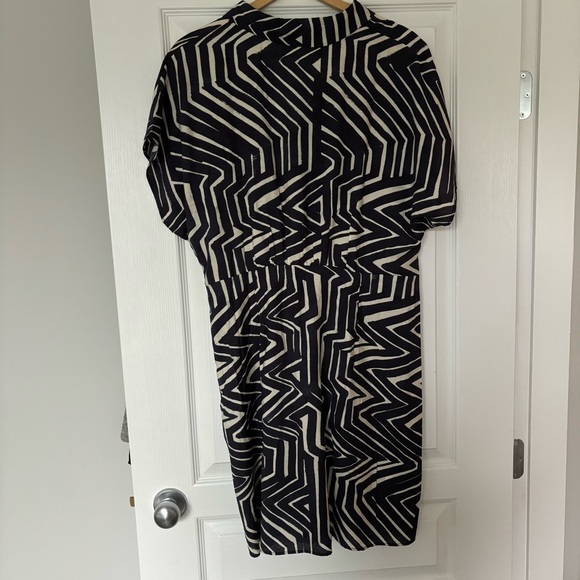 Mango | NWT Shirt Dress, Tropical Print - Size 14 - Picture 4 of 9